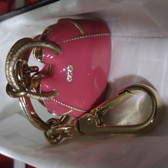 COLE HAAN Spotlight Enamel Pink 🩷 Weighted Keychain NWT - Picture 6 of 8